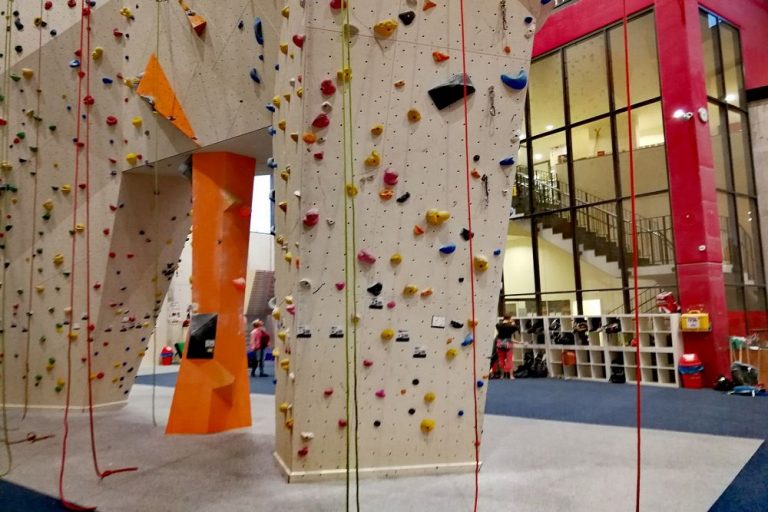 Kletterwand Arena Vertikal 768x512