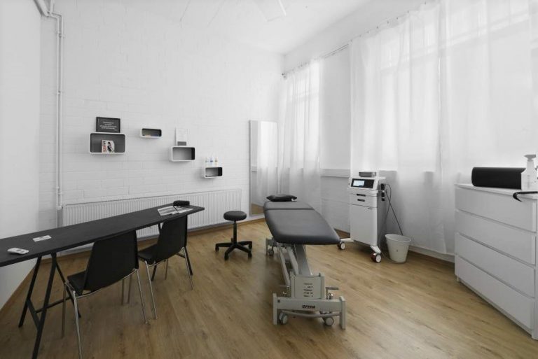dbox Physio Bonn Behandlungsraum 768x513